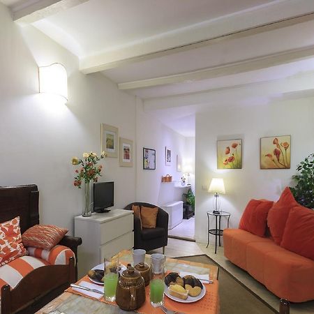 Trust-Trastevere Rome Bilik gambar