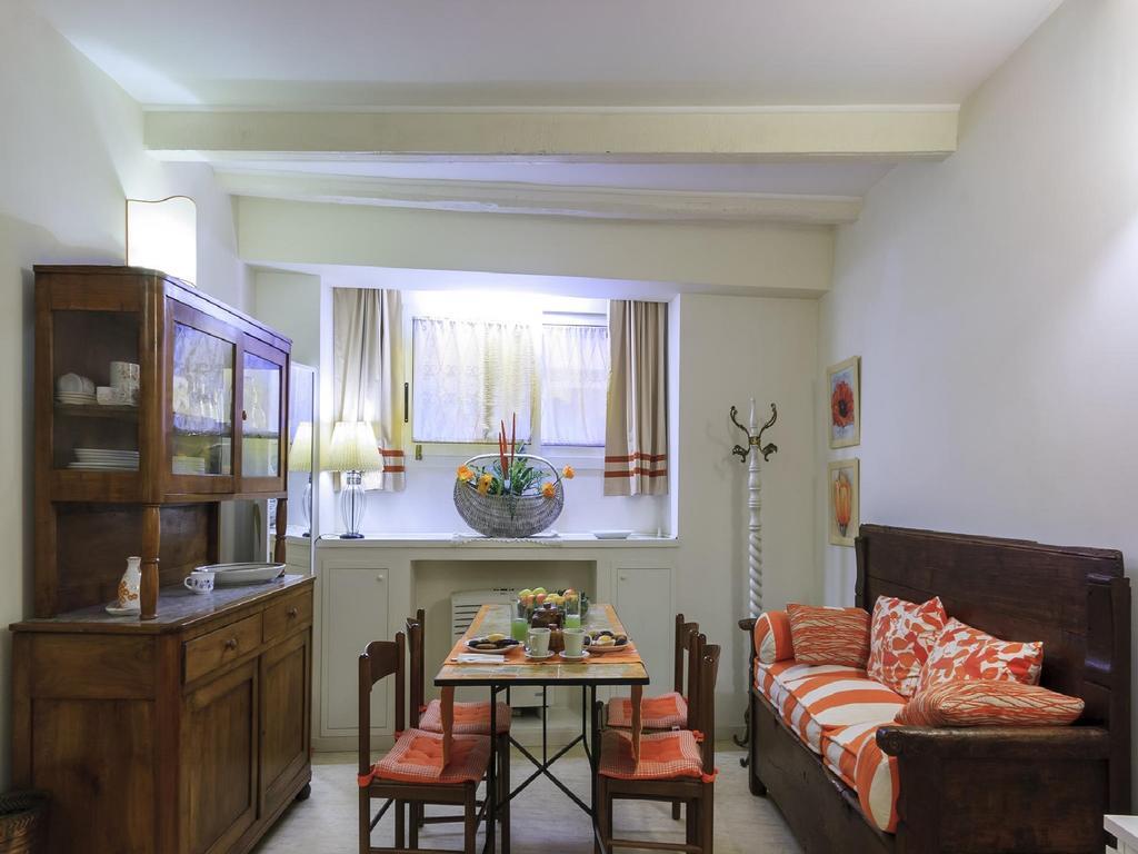 Trust-Trastevere Rome Bilik gambar